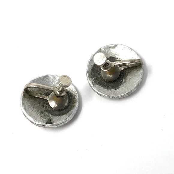 Vintage pewter engraved sailboat screwback earrings - Picture 3 of 4